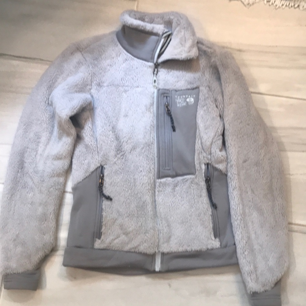 Gray soft fleece Mountain hardware jacket